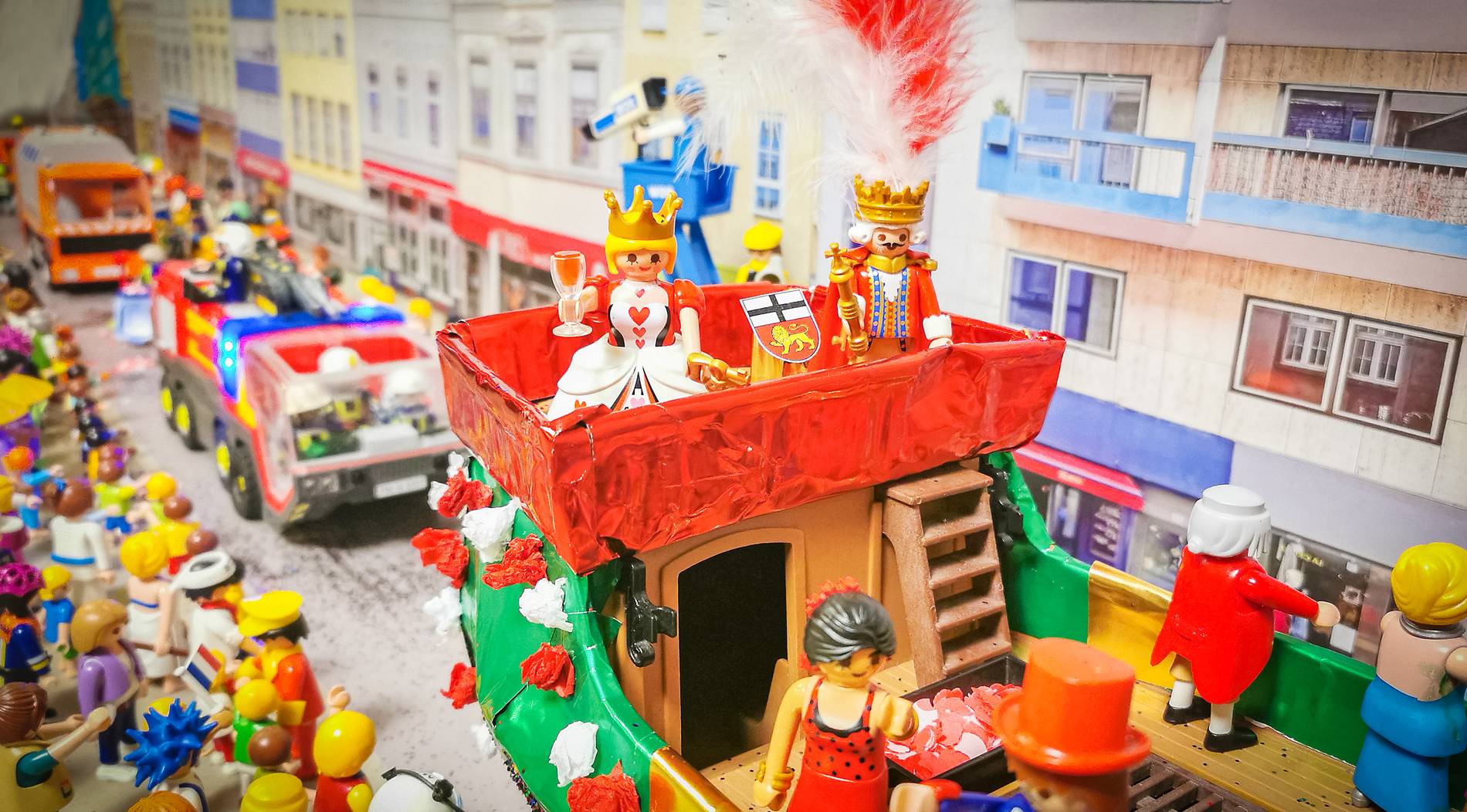 Karneval: Bonner baut Rosenmontagszug mit Playmobil nach